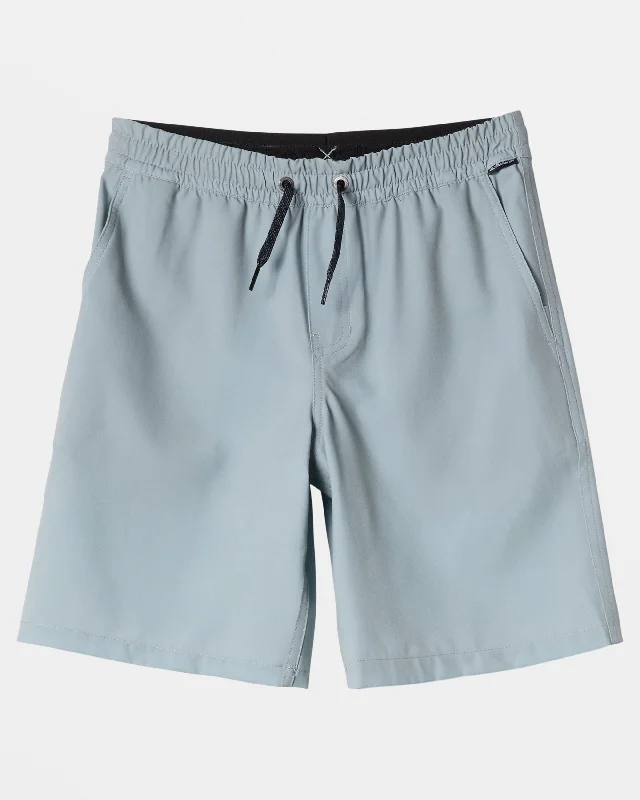 Boys 8-16 Taxer Amphibian 17" Hybrid Shorts -