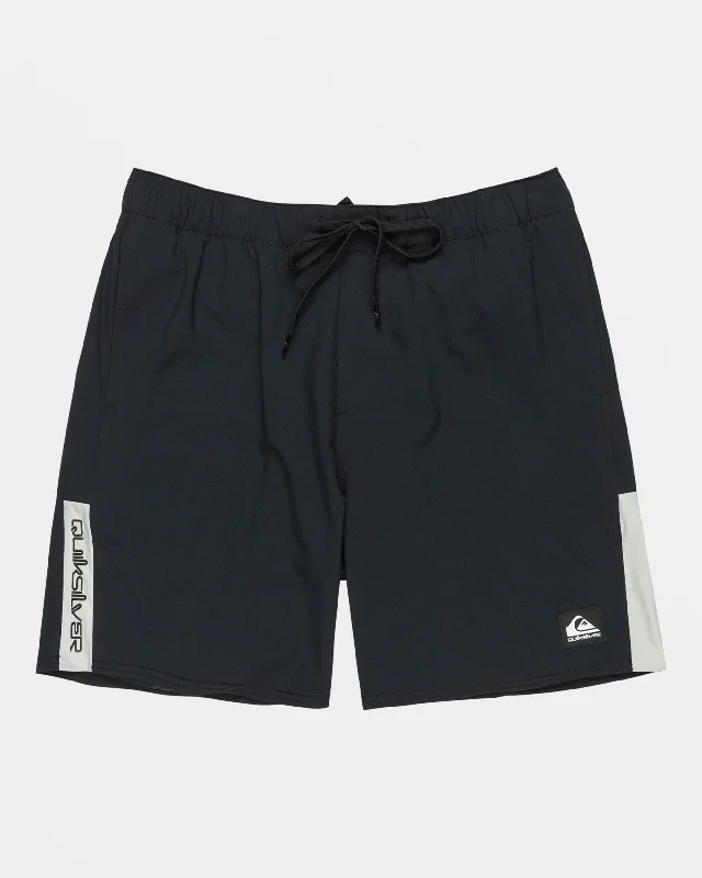 Omni 17" Training Shorts - Black