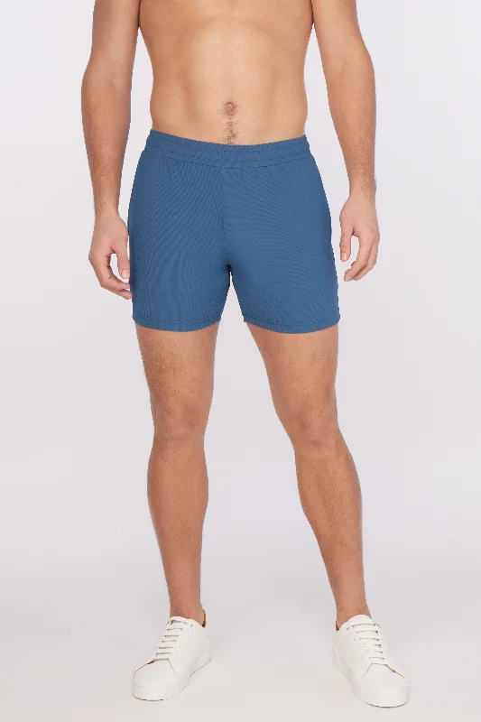 TEXTURED STRETCH PERFORMANCE SHORT